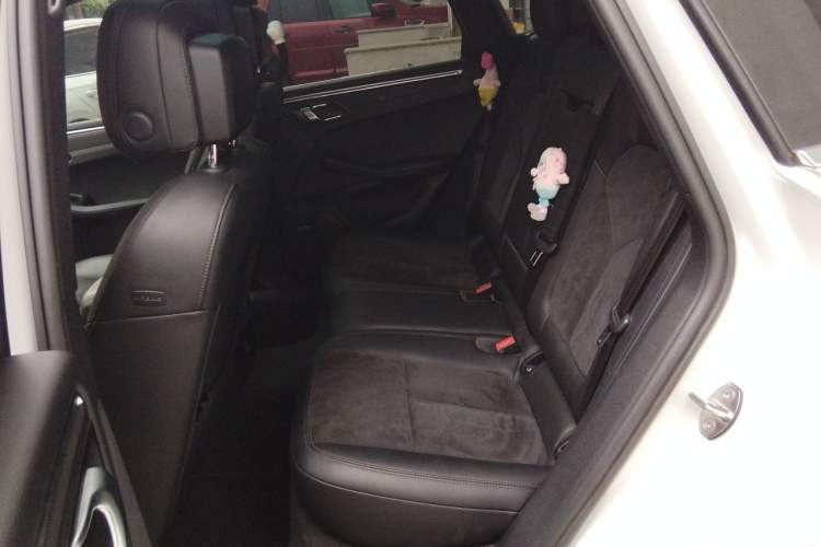 Used Porsche Macan 2021 Macan 2.0T Left Rear Seat
