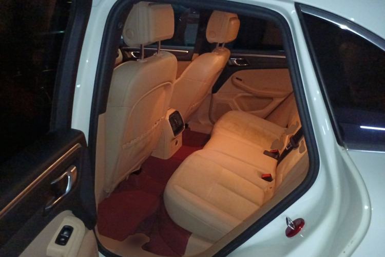 Used Porsche Macan 2021 Macan 2.0T Left Rear Seat