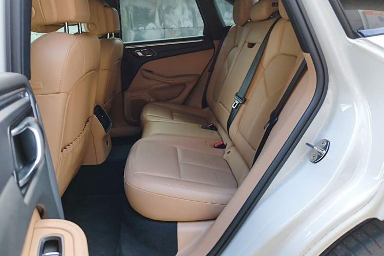 Used Porsche Macan 2021 Macan 2.0T Left Rear Seat