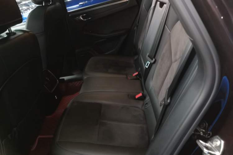 Used Porsche Macan 2021 Macan 2.0T Left Rear Seat