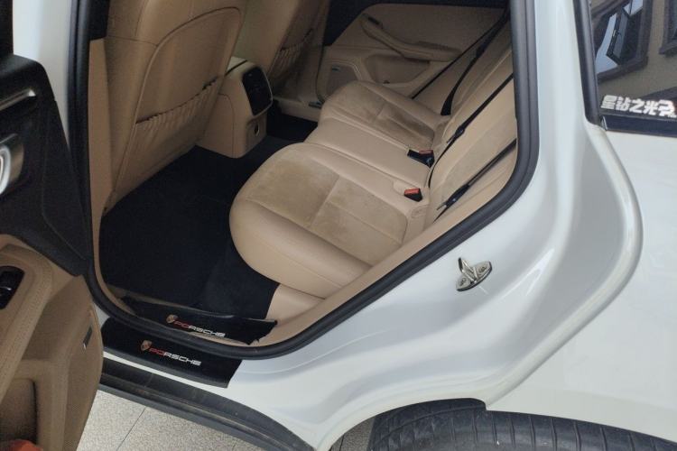 Used Porsche Macan 2021 Macan 2.0T Left Rear Seat