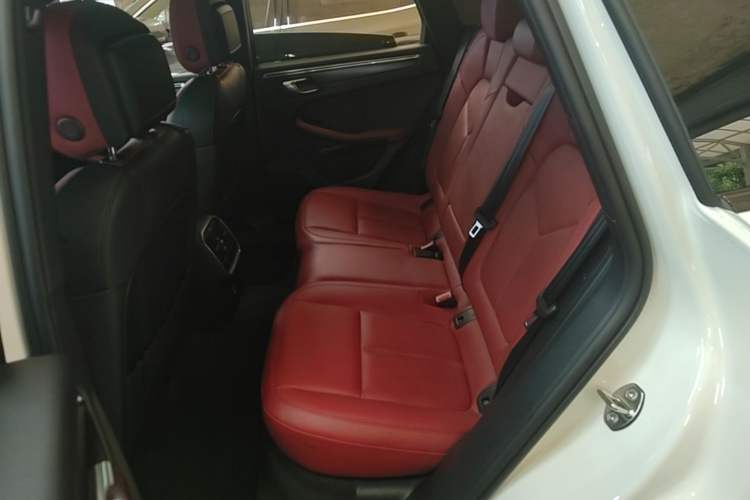 Used Porsche Macan 2021 Macan 2.0T Left Rear Seat