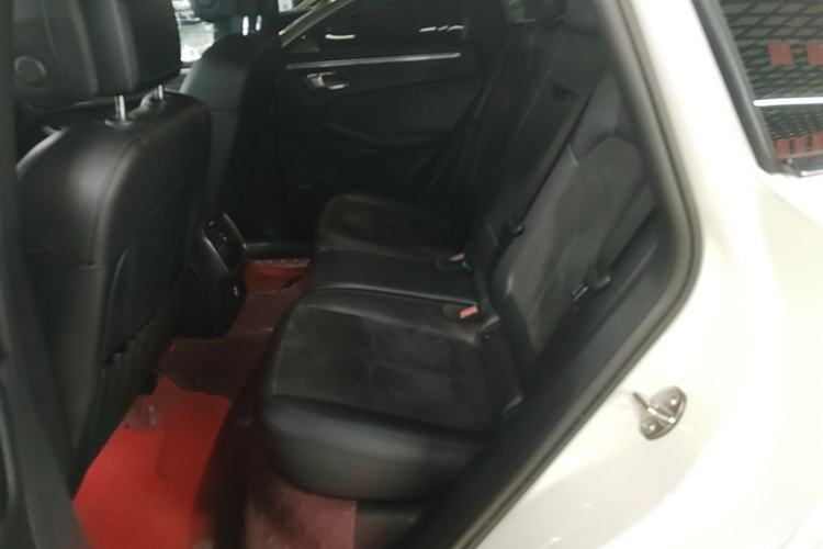 Used Porsche Macan 2021 Macan 2.0T Left Rear Seat