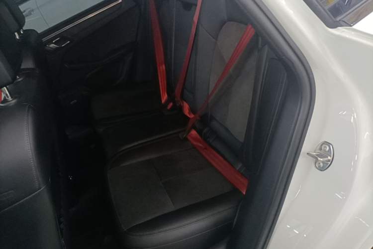 Used Porsche Macan 2021 Macan 2.0T Left Rear Seat