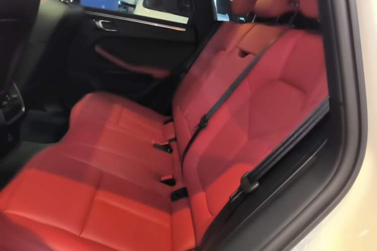 Used Porsche Macan 2021 Macan 2.0T Left Rear Seat