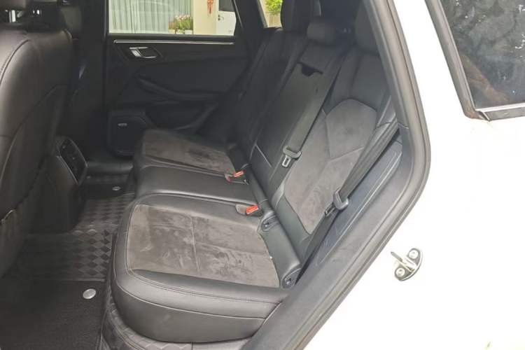 Used Porsche Macan 2021 Macan 2.0T Left Rear Seat