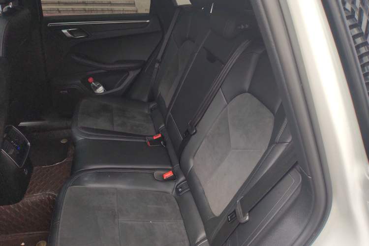 Used Porsche Macan 2021 Macan 2.0T Left Rear Seat