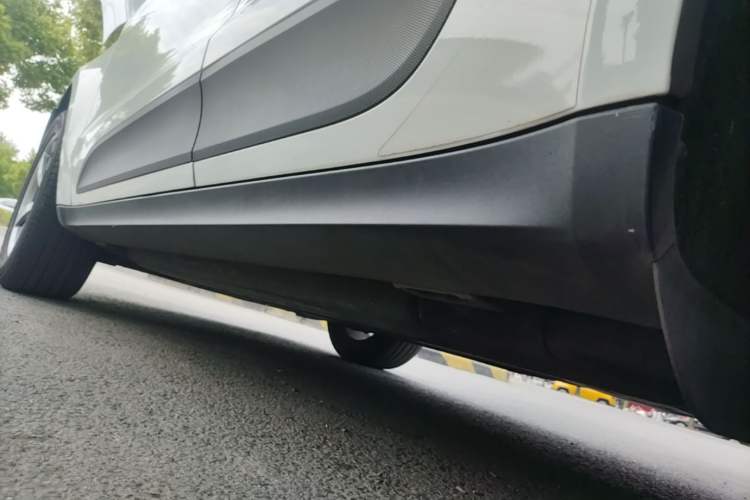 Used Porsche Macan 2021 Macan 2.0T Left Side Sill