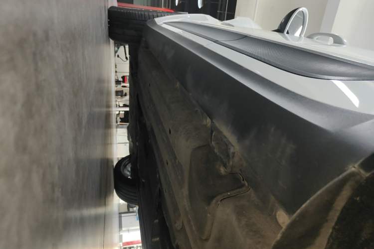 Used Porsche Macan 2021 Macan 2.0T Left Side Sill