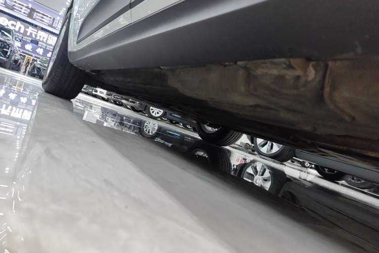Used Porsche Macan 2021 Macan 2.0T Left Side Sill