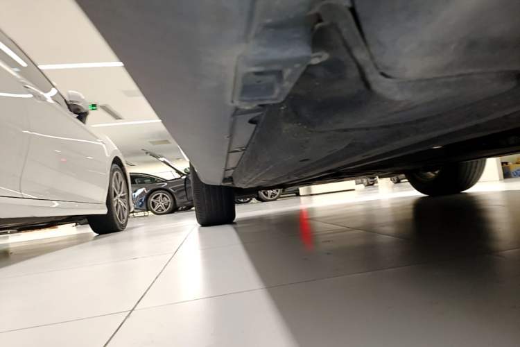 Used Porsche Macan 2021 Macan 2.0T Left Side Sill