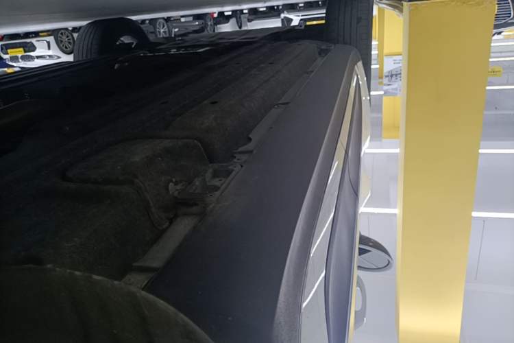 Used Porsche Macan 2021 Macan 2.0T Left Side Sill