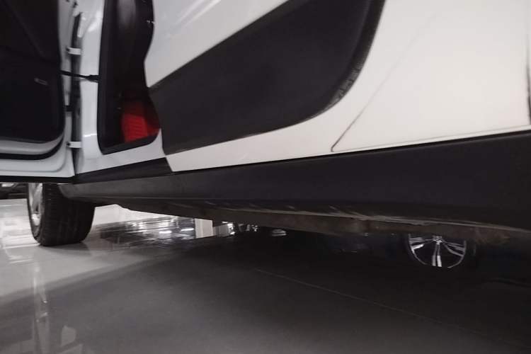 Used Porsche Macan 2021 Macan 2.0T Left Side Sill