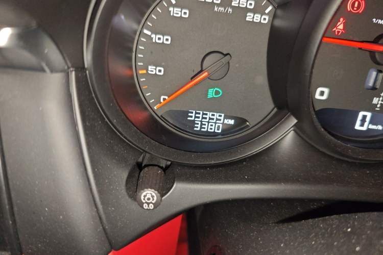 Used Porsche Macan 2021 Macan 2.0T Odometer Close Up