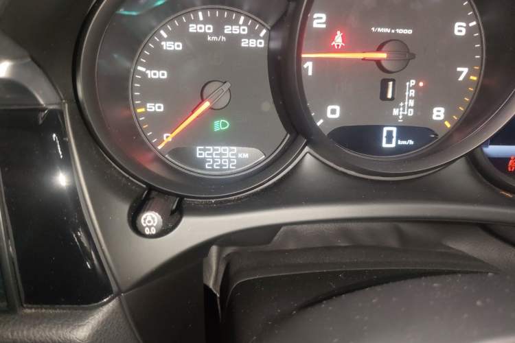 Used Porsche Macan 2021 Macan 2.0T Odometer Close Up