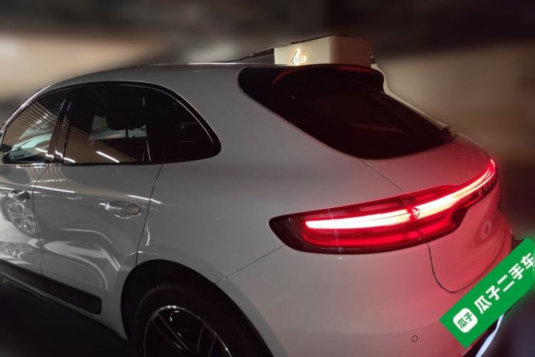 Used Porsche Macan 2021 Macan 2.0T Rear Left 45 Deg