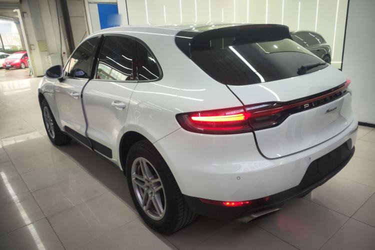 Used Porsche Macan 2021 Macan 2.0T Rear Left 45 Deg