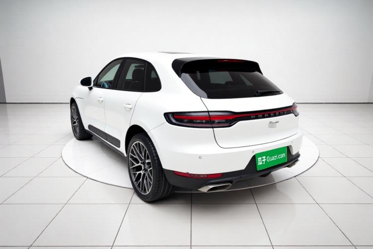 Used Porsche Macan 2021 Macan 2.0T Rear Left 45 Deg