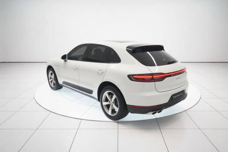 Used Porsche Macan 2021 Macan 2.0T Rear Left 45 Deg
