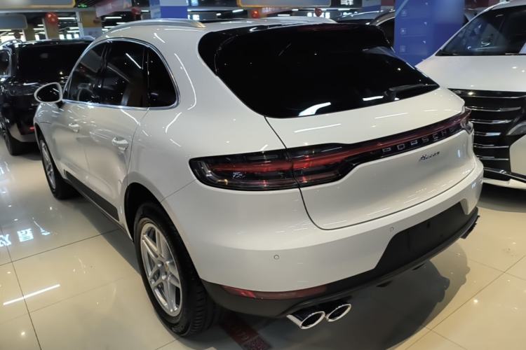 Used Porsche Macan 2021 Macan 2.0T Rear Left 45 Deg