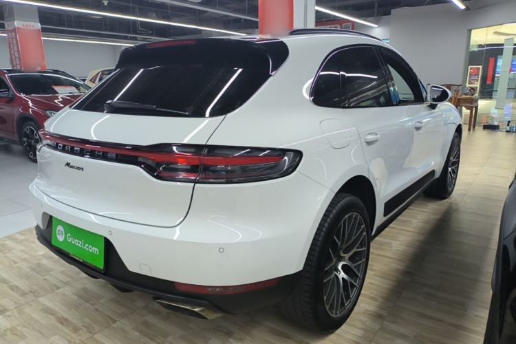 Used Porsche Macan 2021 Macan 2.0T Rear Right 45 Deg