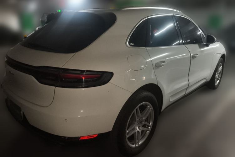 Used Porsche Macan 2021 Macan 2.0T Rear Right 45 Deg