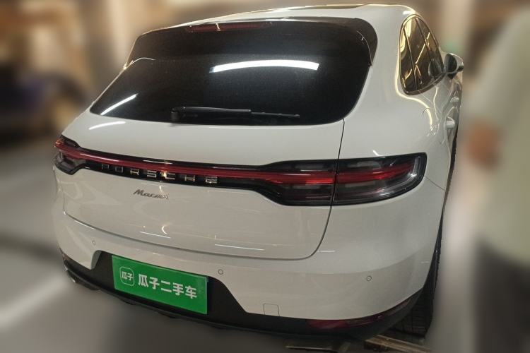 Used Porsche Macan 2021 Macan 2.0T Rear Right 45 Deg