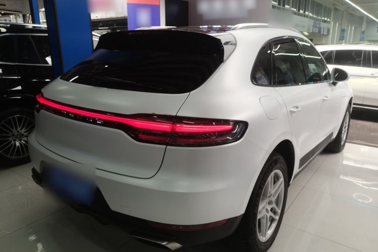 Used Porsche Macan 2021 Macan 2.0T Rear Right 45 Deg