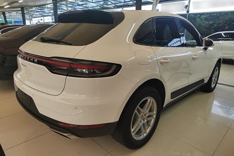 Used Porsche Macan 2021 Macan 2.0T Rear Right 45 Deg