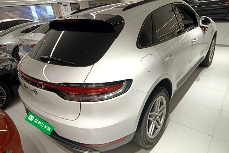 Used Porsche Macan 2021 Macan 2.0T Rear Right 45 Deg