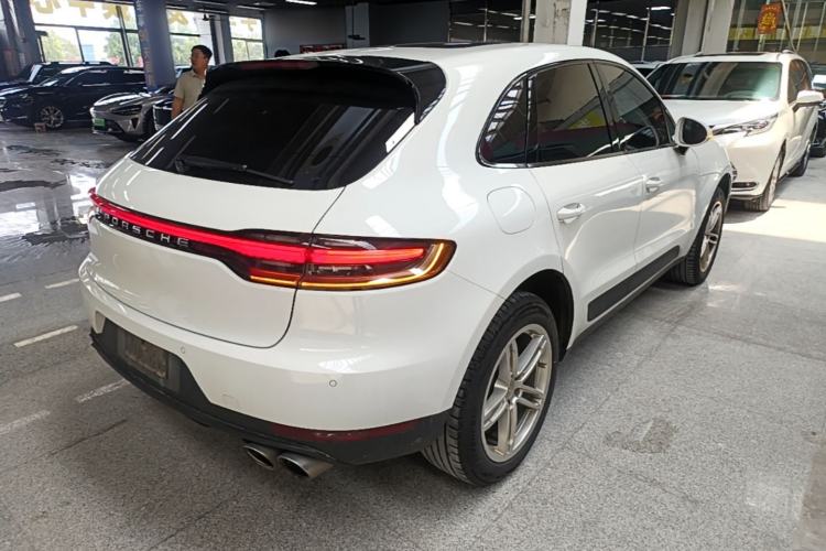 Used Porsche Macan 2021 Macan 2.0T Rear Right 45 Deg