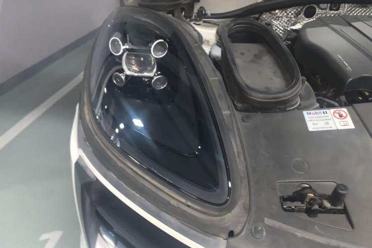Used Porsche Macan 2021 Macan 2.0T Right Front Headlight