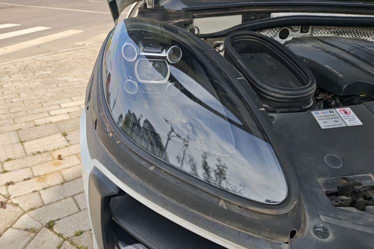 Used Porsche Macan 2021 Macan 2.0T Right Front Headlight