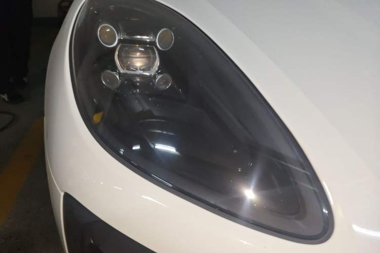 Used Porsche Macan 2021 Macan 2.0T Right Front Headlight