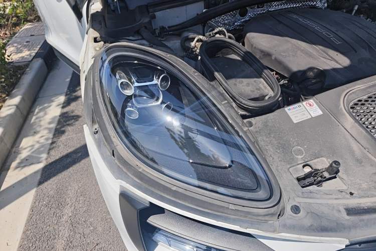 Used Porsche Macan 2021 Macan 2.0T Right Front Headlight