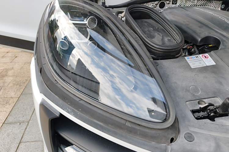 Used Porsche Macan 2021 Macan 2.0T Right Front Headlight