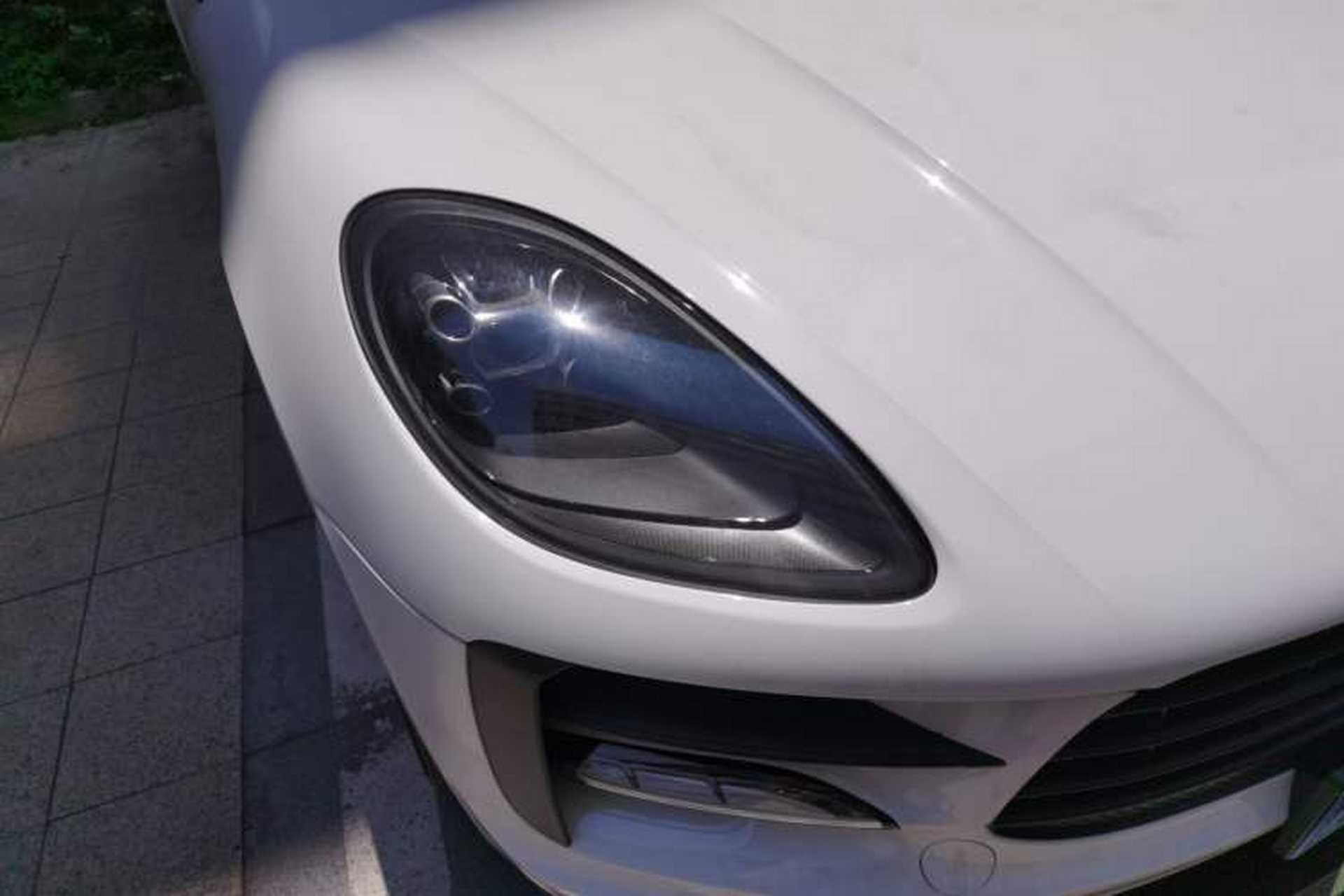 Used Porsche Macan 2021 Macan 2.0T Right Front Headlight