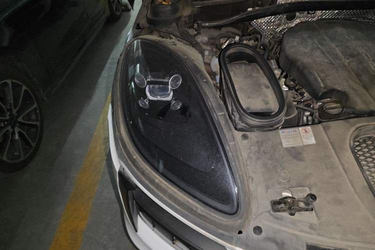 Used Porsche Macan 2021 Macan 2.0T Right Front Headlight