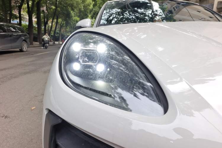 Used Porsche Macan 2021 Macan 2.0T Right Front Headlight