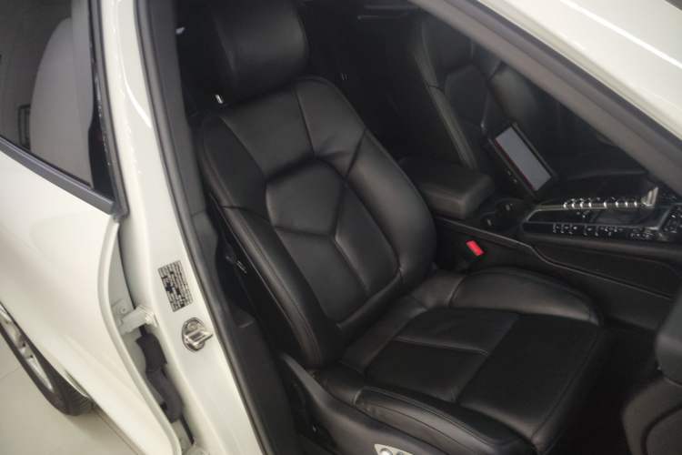 Used Porsche Macan 2021 Macan 2.0T Right Front Seat