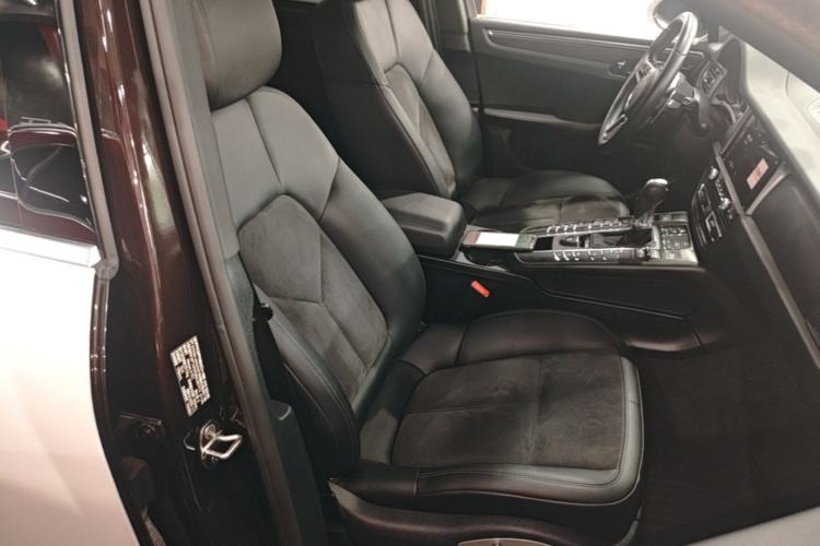 Used Porsche Macan 2021 Macan 2.0T Right Front Seat