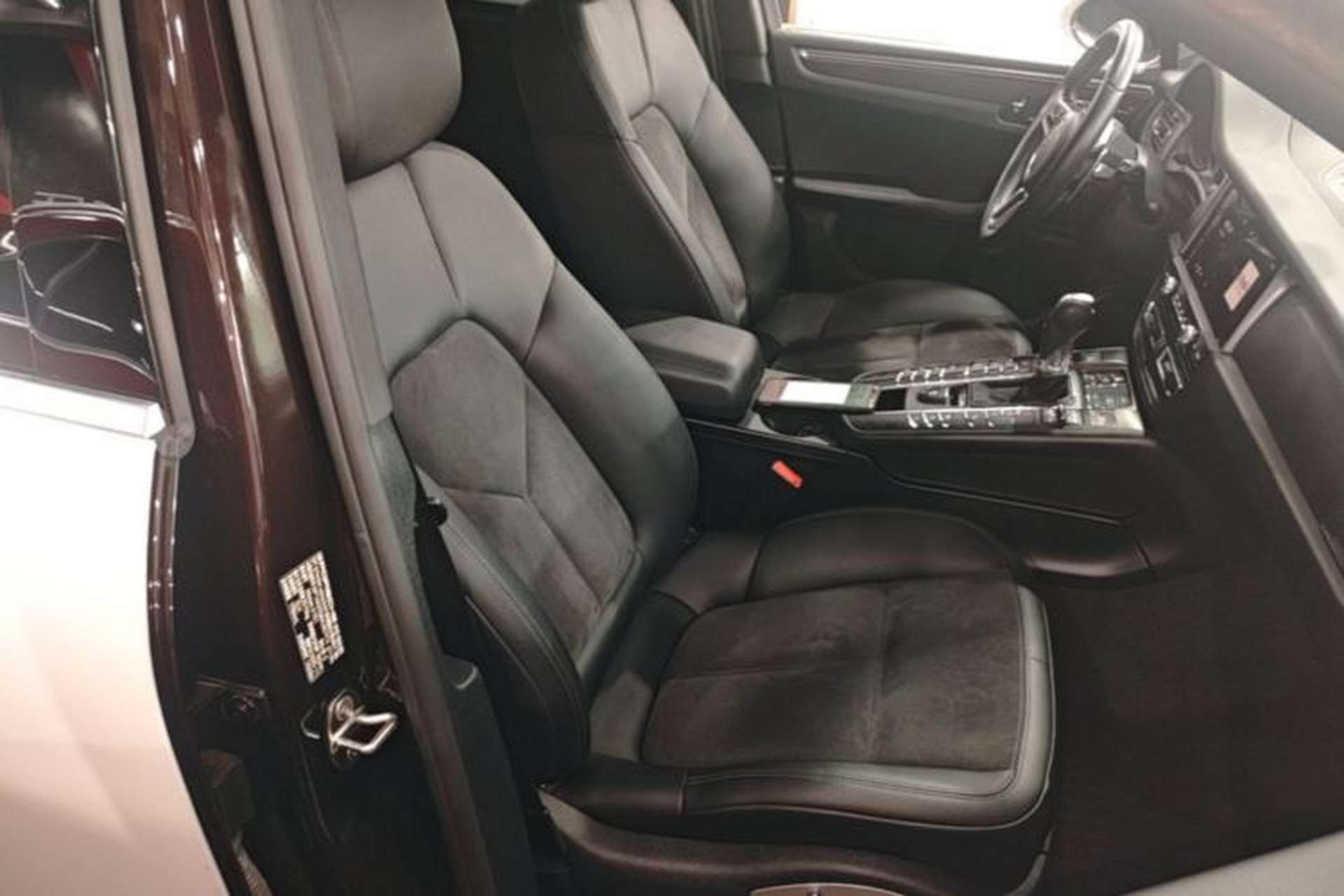 Used Porsche Macan 2021 Macan 2.0T Right Front Seat