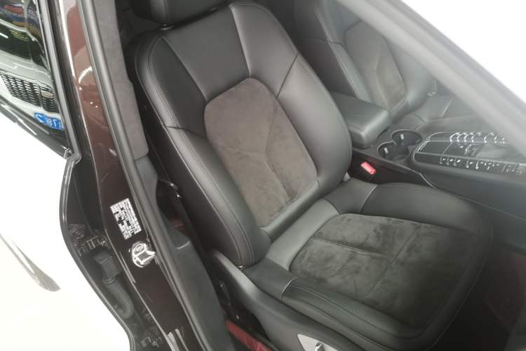Used Porsche Macan 2021 Macan 2.0T Right Front Seat