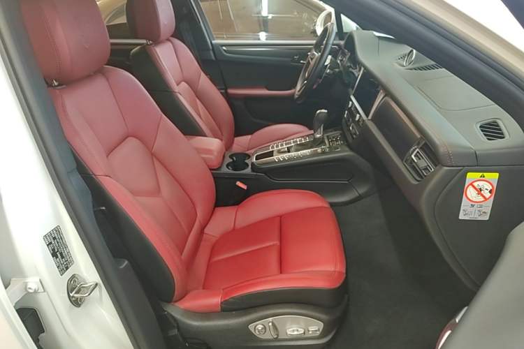 Used Porsche Macan 2021 Macan 2.0T Right Front Seat