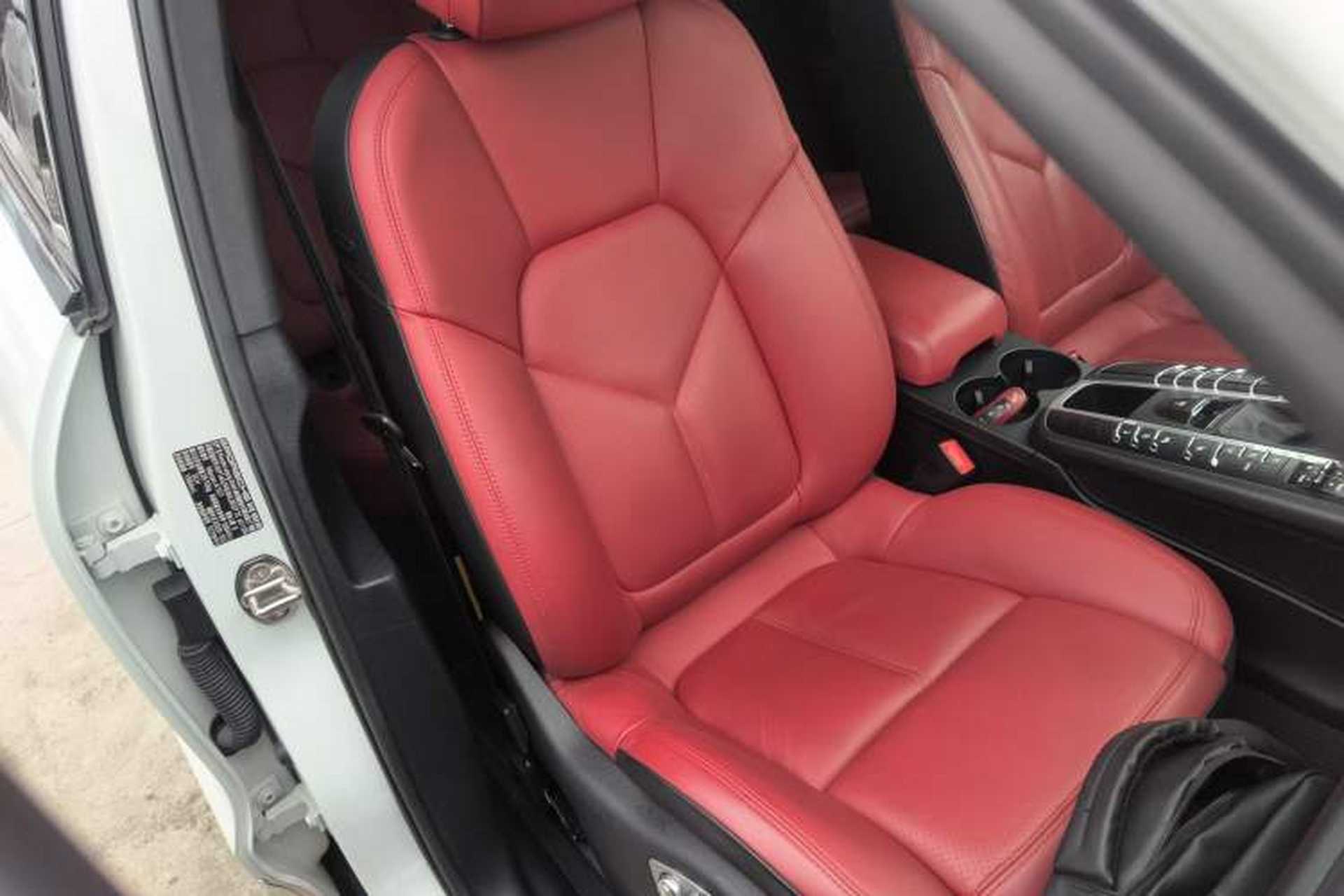 Used Porsche Macan 2021 Macan 2.0T Right Front Seat