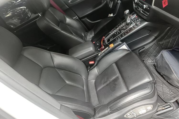 Used Porsche Macan 2021 Macan 2.0T Right Front Seat
