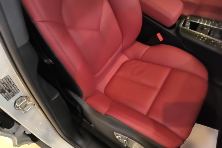 Used Porsche Macan 2021 Macan 2.0T Right Front Seat