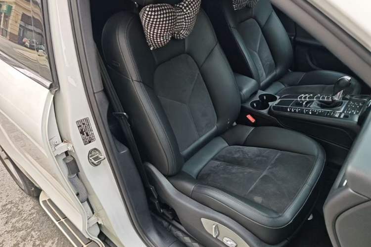 Used Porsche Macan 2021 Macan 2.0T Right Front Seat
