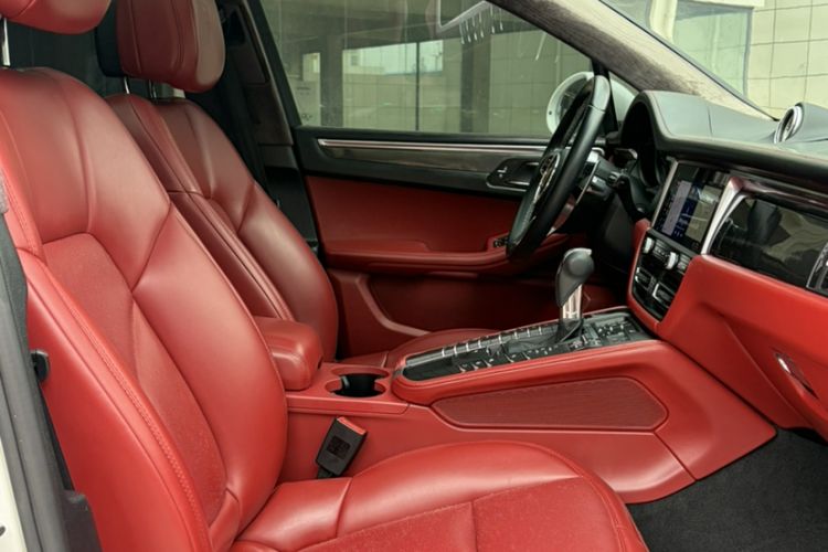 Used Porsche Macan 2021 Macan 2.0T Right Front Seat