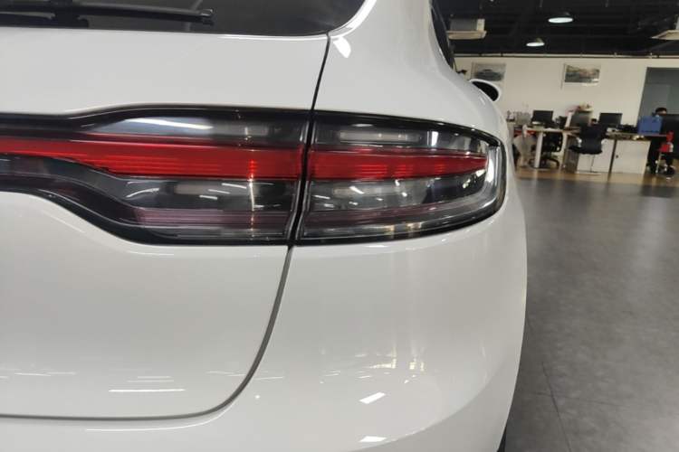 Used Porsche Macan 2021 Macan 2.0T Right Rear Taillight